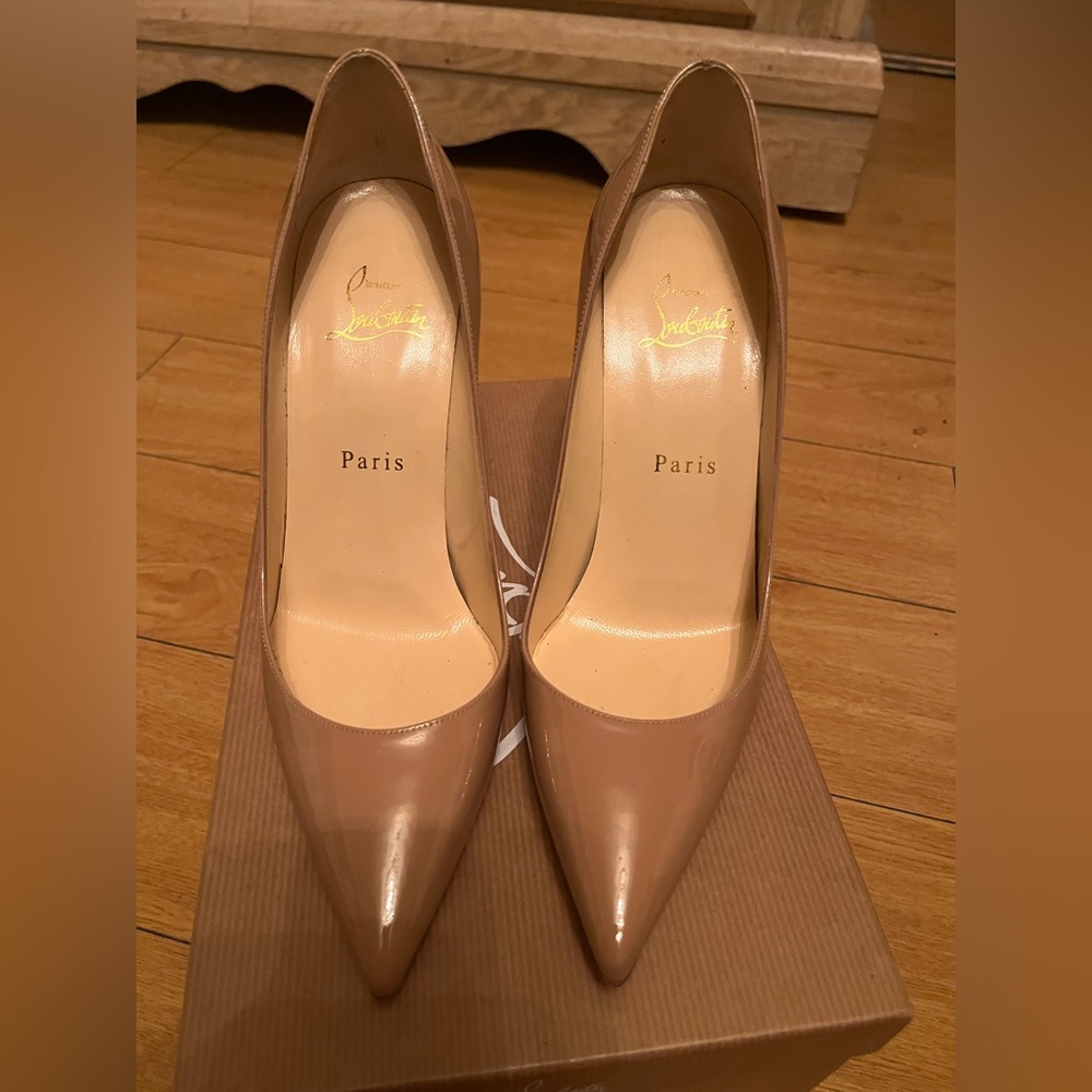 Christian Louboutin Decollete 554 100 Nude Patent